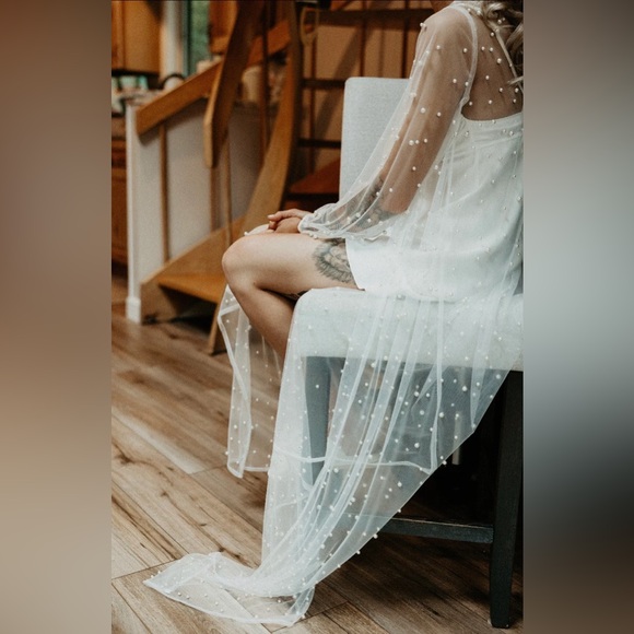 Floor length pearl tulle robe - Picture 5 of 6